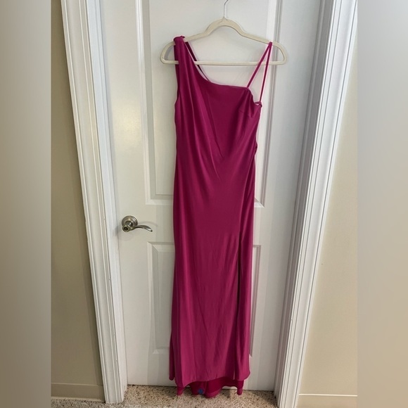 Ieena For Mac Duggal DRAPED BACK STRETCH JERSEY GOWN One Shoulder Dress - Picture 4 of 6